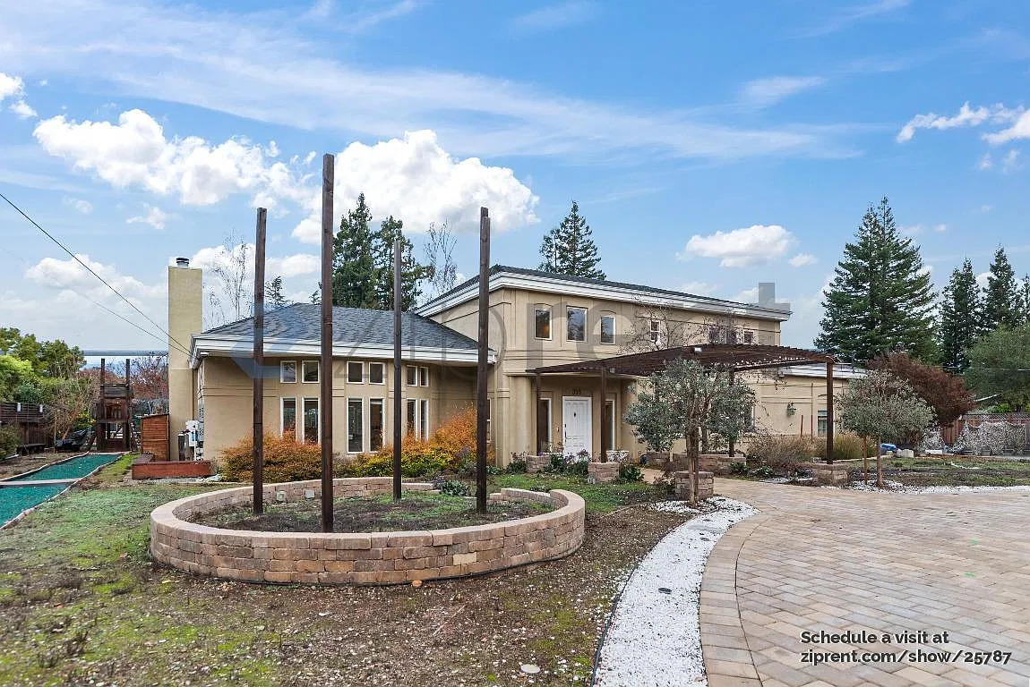 5 bed, 3.5 bath, 4000 sqft, $22,000 — Photo 2