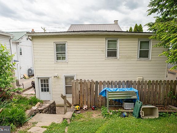 3rd image of 503 High St