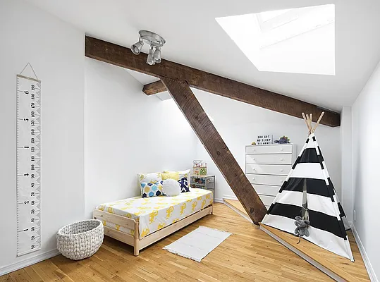Sold by Compass | media 17