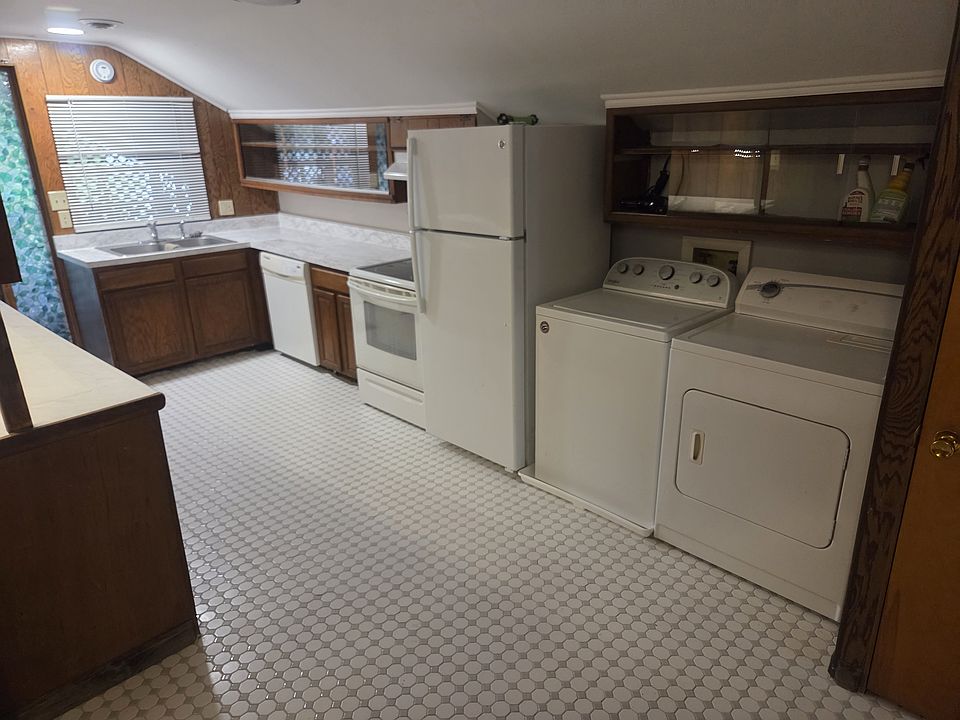 1st image of 1000 E Oldtown Rd #F