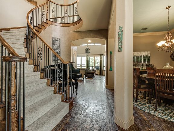 3rd image of 2561 Stonybrook Dr
