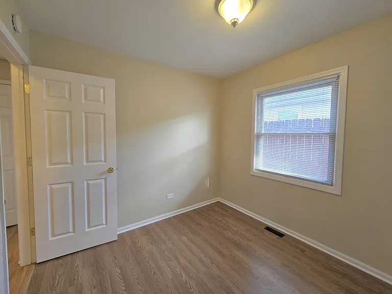 16731 Hilltop Ave — Photo 17