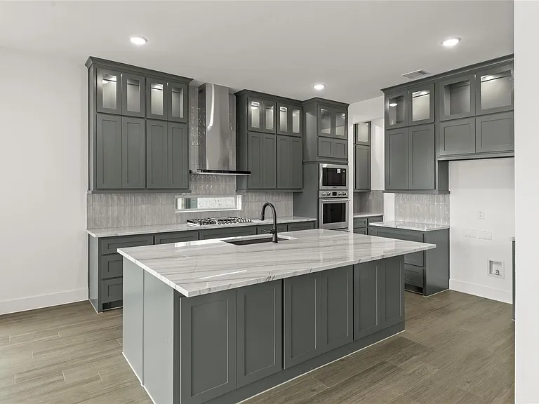1320 Villanova Ln — Photo 12