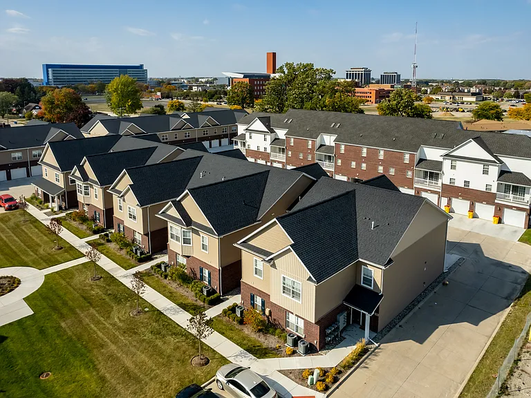 Towne Center Apartments — Photo 10
