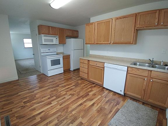 3rd image of 2088 Colfax Ave