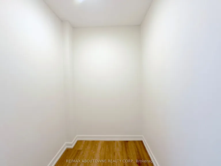 165 La Rose Ave #916 — Photo 17