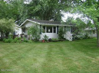 444 East Dr, Marshall, MI 49068