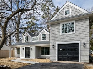 27 Summit Rd, Riverside, CT 06878