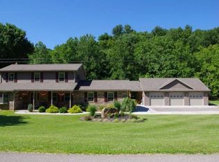 1638 Winding Rd, Parkersburg, WV 26104