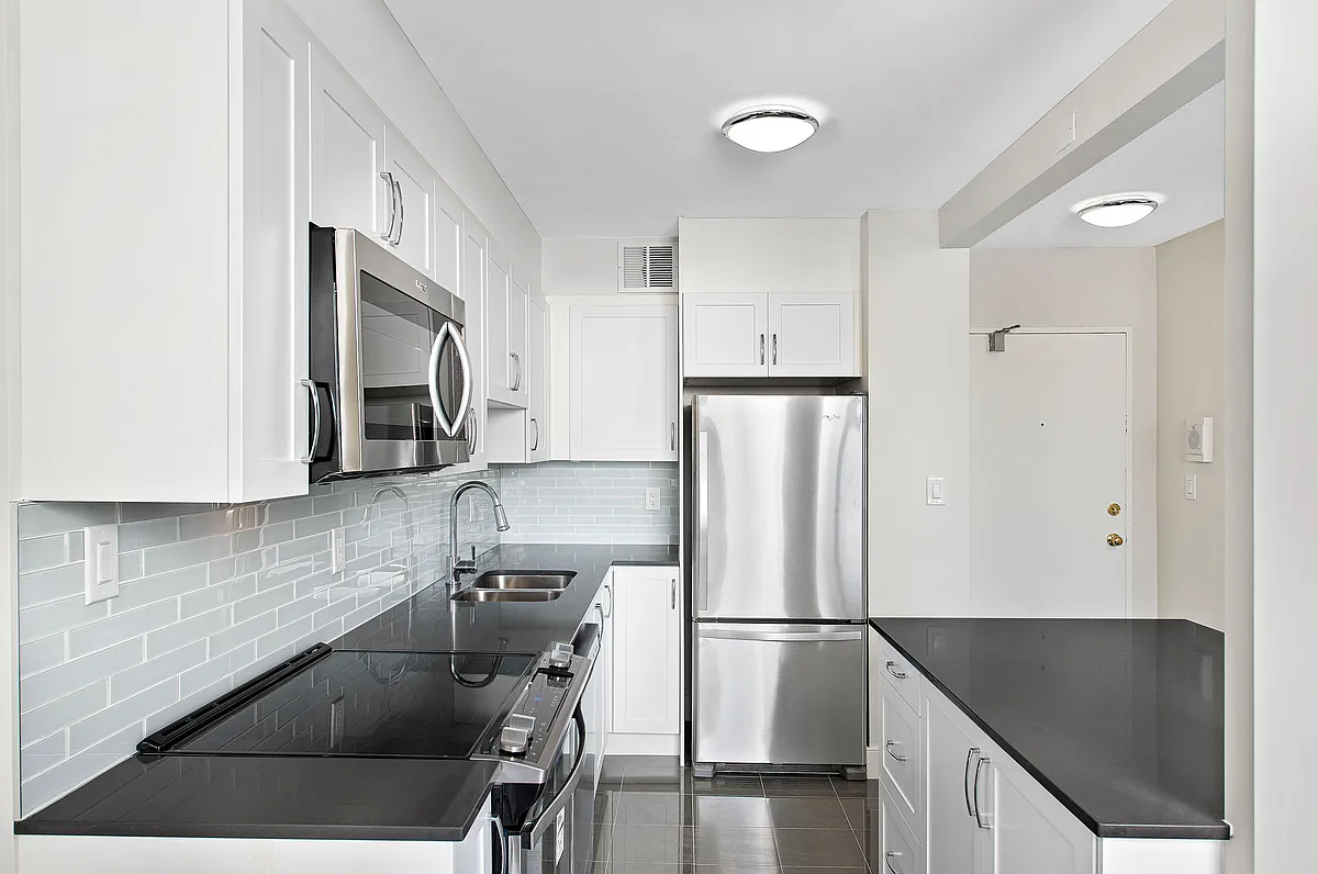 65 Forest Manor Rd — Photo 1
