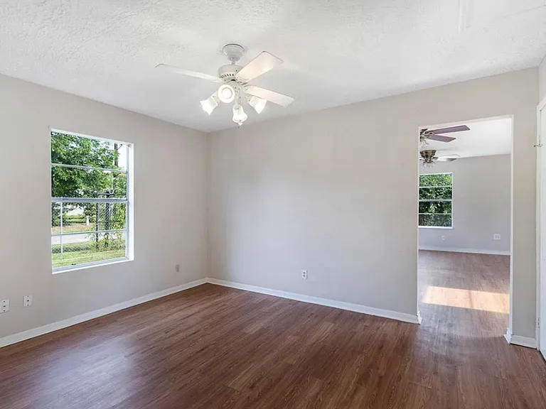 3018 Stallings Dr — Photo 7