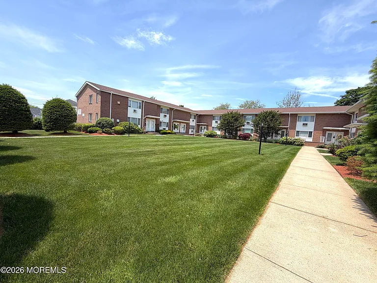 35 Sternberger Ave #L — Photo 8