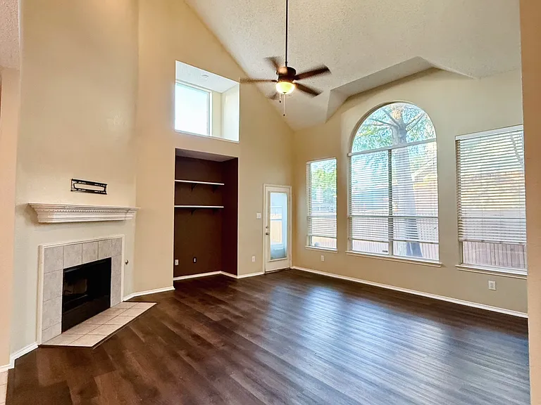 7172 Saint Augustine Dr — Photo 4