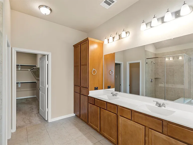 15714 Highlands Cove Dr — Photo 16