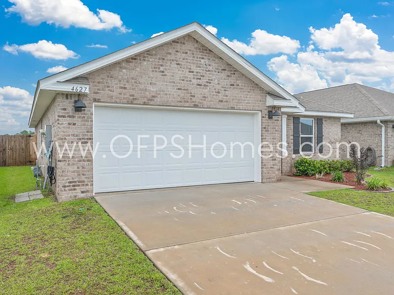 4627 Naval Ct — Photo 3