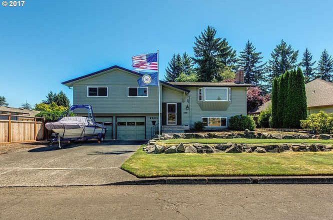 1st image of 2521 NE 47th St