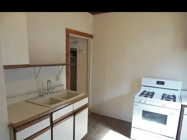 327 N Johnston Ave — Photo 19