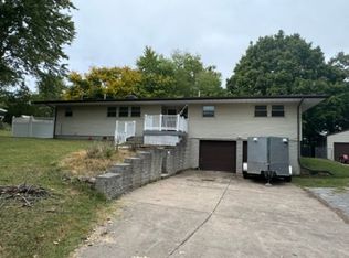 2721 E Vincent Dr, Springfield, MO 65804