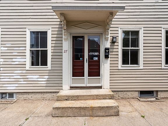 3rd image of 27 Carter St
