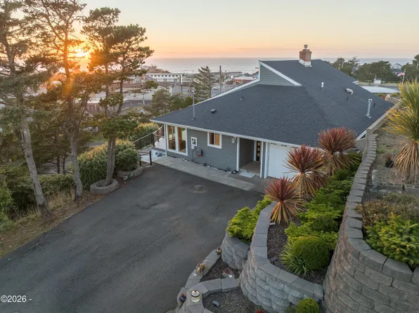 580 SW 10th St, Newport, OR 97365