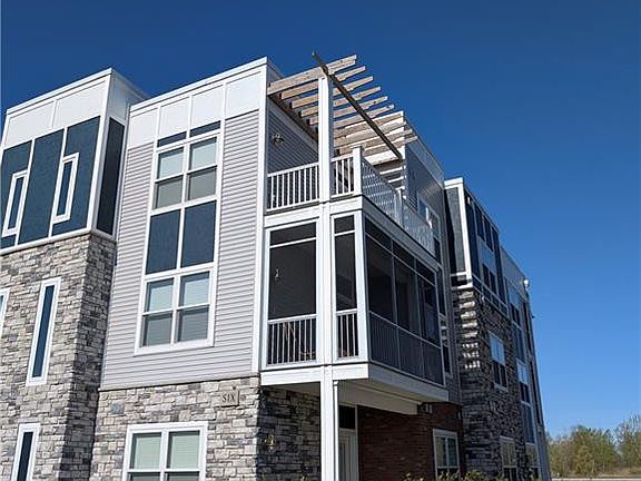3rd image of 2622 S Waterside Ct #631