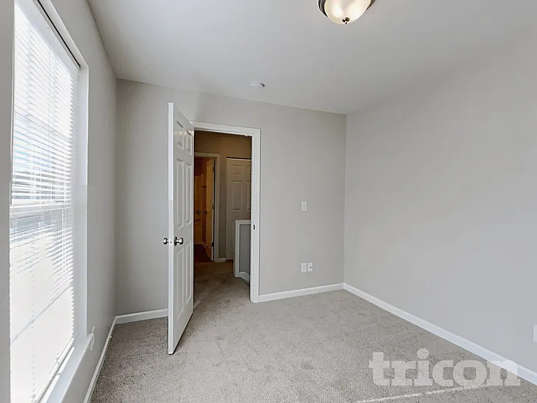 1211 Joannas Ct — Photo 9