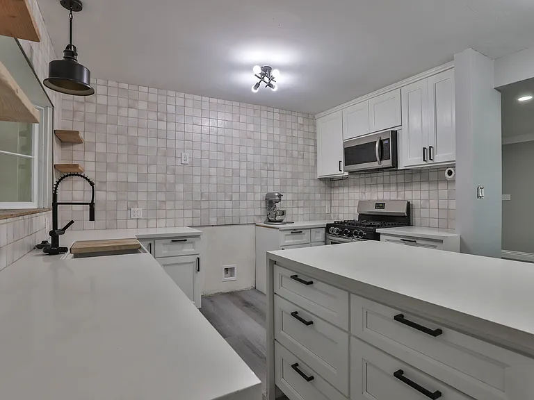 3031 Chestnut St — Photo 10