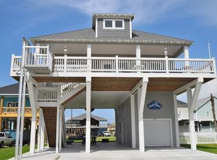 927 Palm Ridge Dr, Crystal Beach, TX 77650