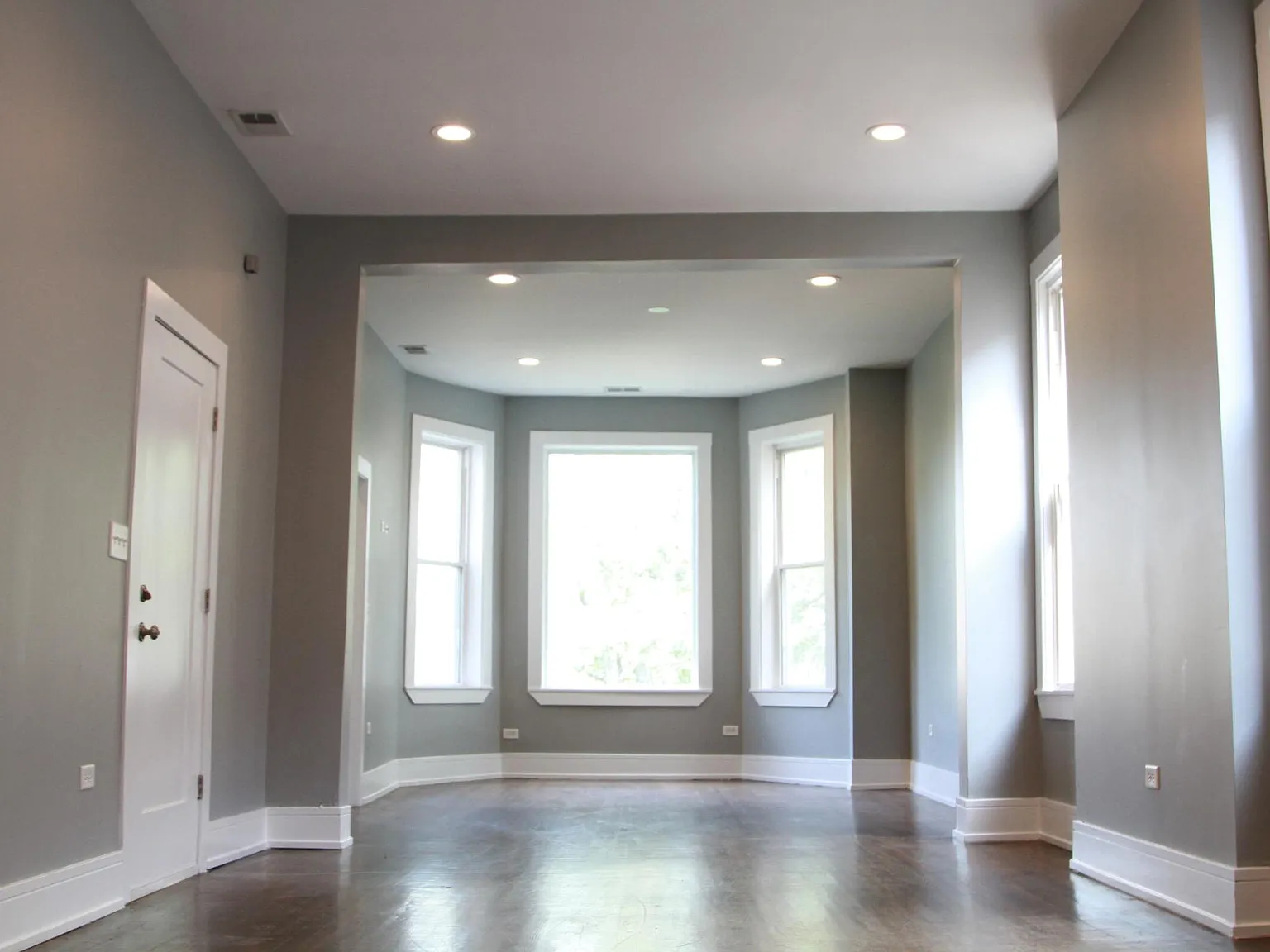 4 bed, 1200 sqft, $2,000 — Photo 1