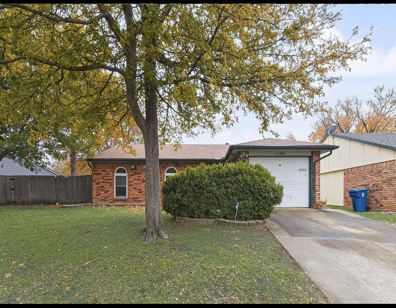 3 bed, 1365 sqft, $2,400 — Photo 1