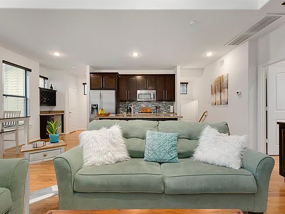 4th image of 1841 Radcliffe St
