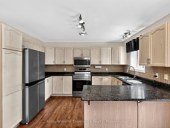 5th image of 4 Byrnes Cres