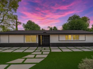 20412 Oxnard St, Woodland Hills, CA 91367