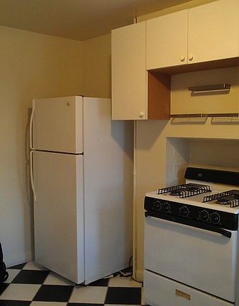 3rd image of 530 6th Ave APT 2L