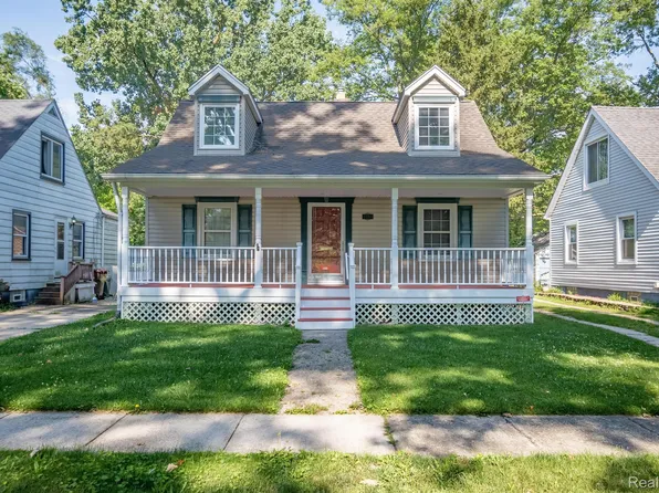 4404 2nd St, Wayne, MI 48184