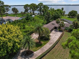 33505 Lakeshore Dr, Tavares, FL 32778