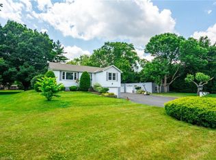 458 Elwood Rd, Burlington, ON L7N 3C7