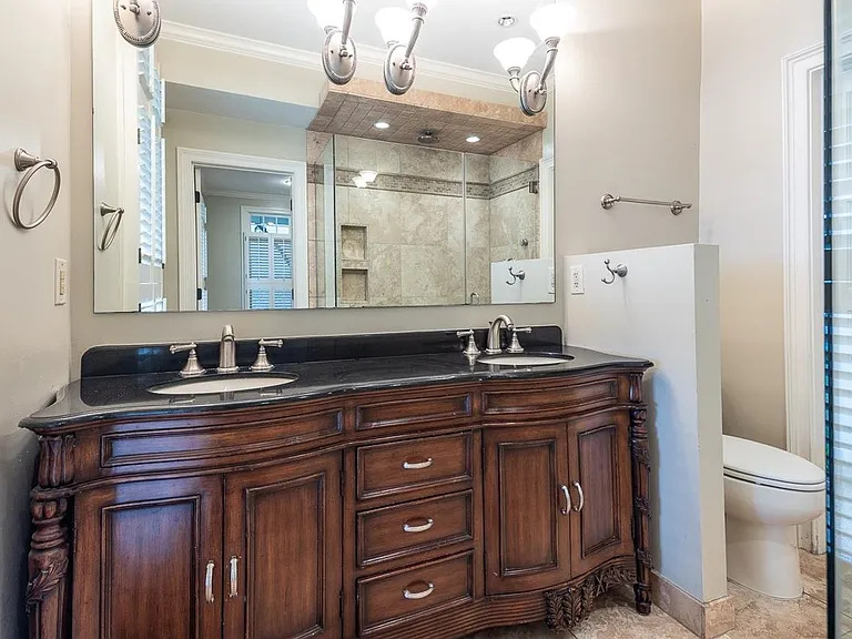 1060 Island Dr — Photo 8