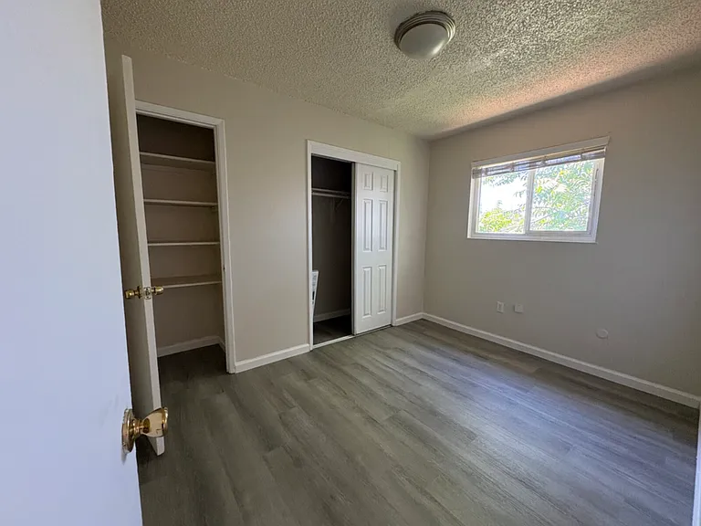 320 W 20th St #10 — Photo 13