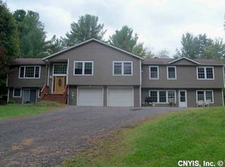 23 Pine Ridge Dr, Fulton, NY 13069