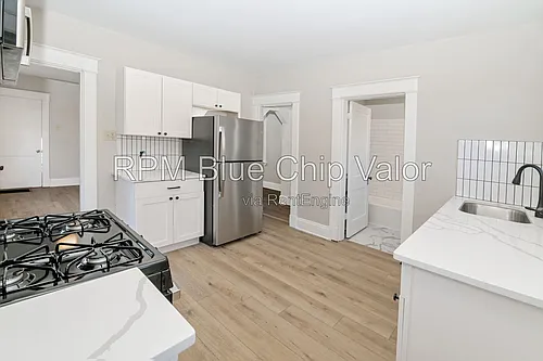 5214 Warren Ave #1 Photo 1
