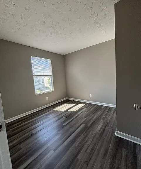 2180 Pine Valley Dr — Photo 3