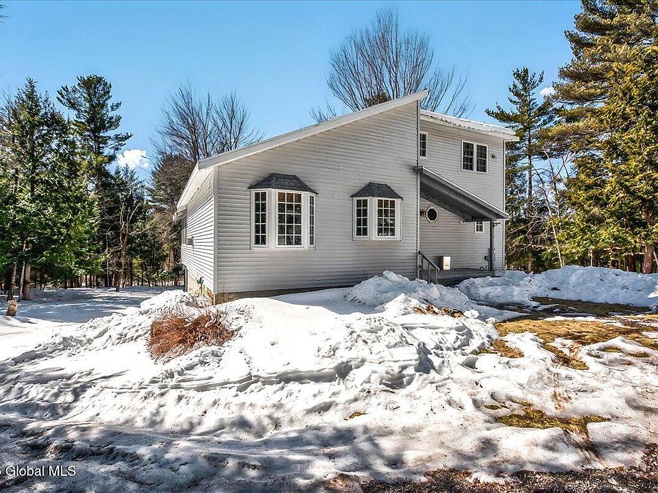 1st image of 8 Bradt Hill Road