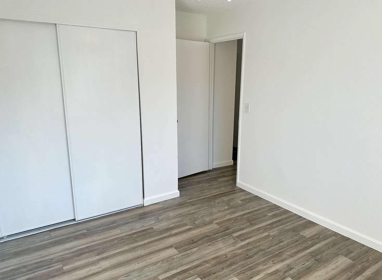 16565 Vanowen Street — Photo 4