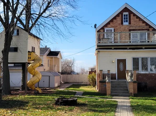 2212 White Oak Ave, Whiting, IN 46394
