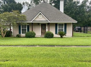 8084 Carlton Roberts Blvd, Denham Springs, LA 70726