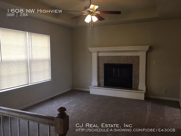 3 bed, $1,785 — Photo 2