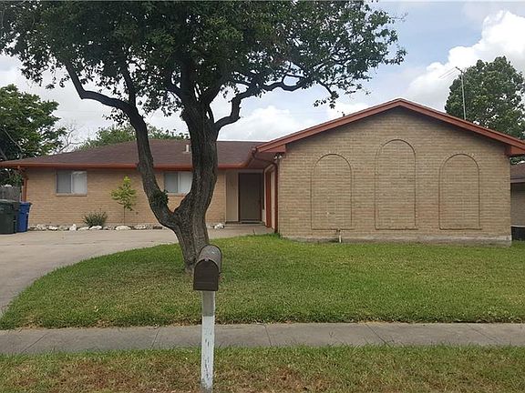 2nd image of 1041 Comal St