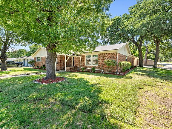 2nd image of 2133 Williams Pl