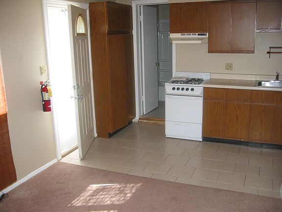 Entry, Kitchen and bath